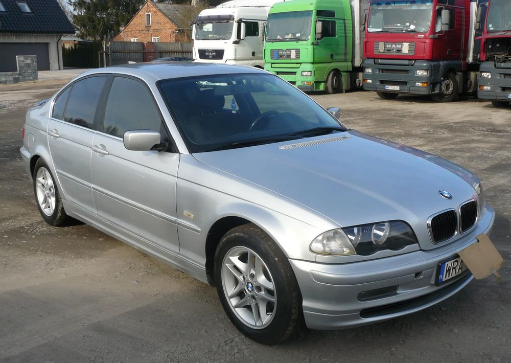 BMW Seria 3 320i - Sedan: foto 2 BMW Seria 3 320i - Sedan: foto 2
