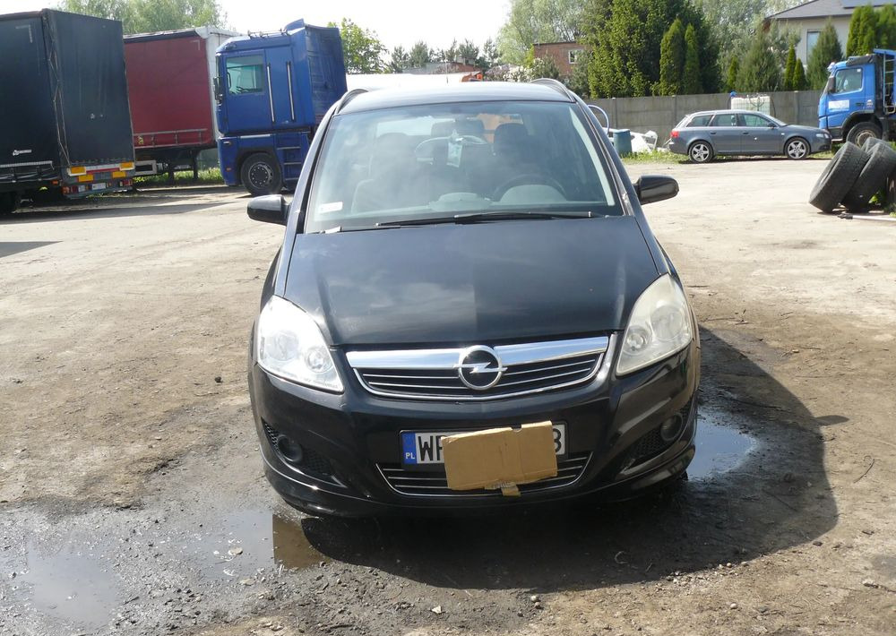 Opel Zafira 1.9 CDTI Cosmo - SUV: foto 1 Opel Zafira 1.9 CDTI Cosmo - SUV: foto 1