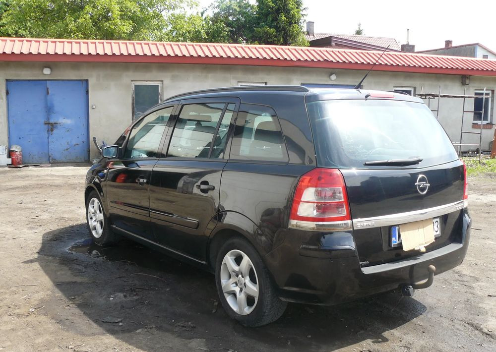Opel Zafira 1.9 CDTI Cosmo - SUV: foto 3 Opel Zafira 1.9 CDTI Cosmo - SUV: foto 3
