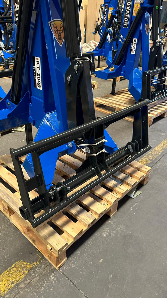 Novatar Tractor Rear Loader - Trator: foto 4 Novatar Tractor Rear Loader - Trator: foto 4