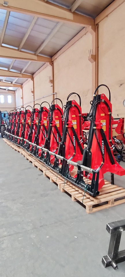 Novatar Tractor Rear Loader - Trator: foto 2 Novatar Tractor Rear Loader - Trator: foto 2