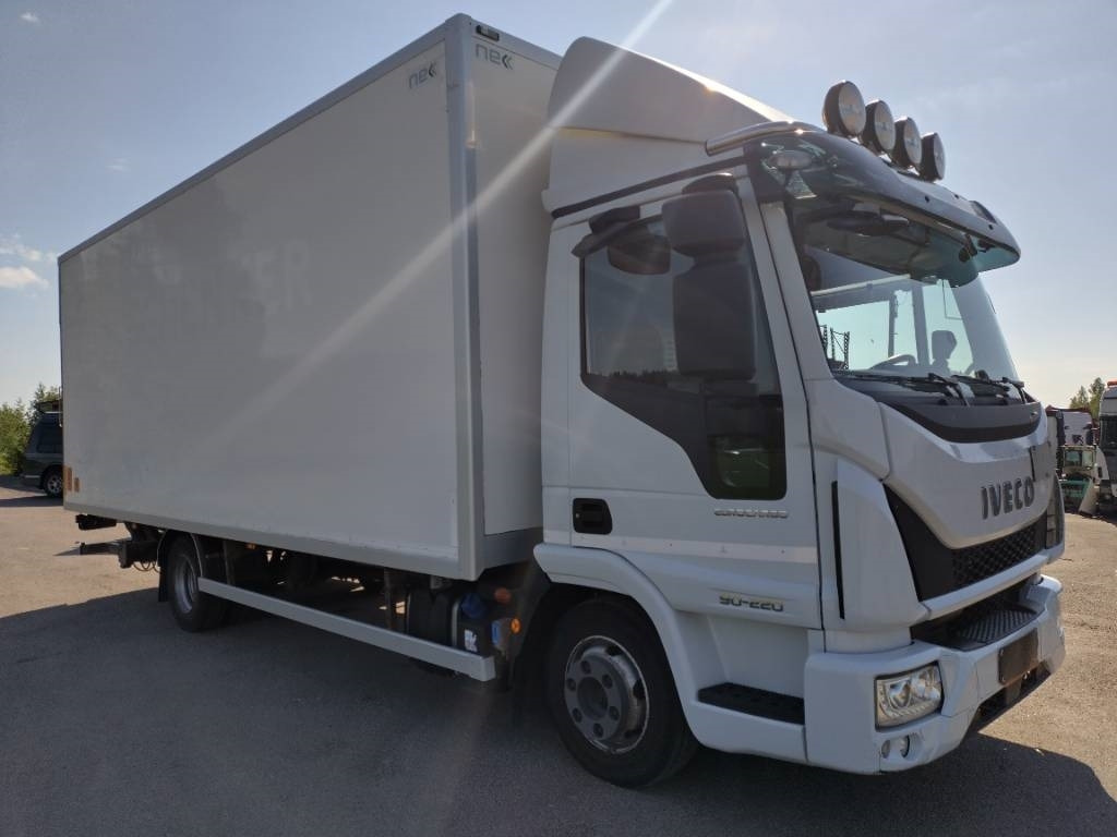Iveco Eurocargo 90-220 Nek kokovivuauk.kori+pl Euro6 - Camião furgão: foto 2 Iveco Eurocargo 90-220 Nek kokovivuauk.kori+pl Euro6 - Camião furgão: foto 2