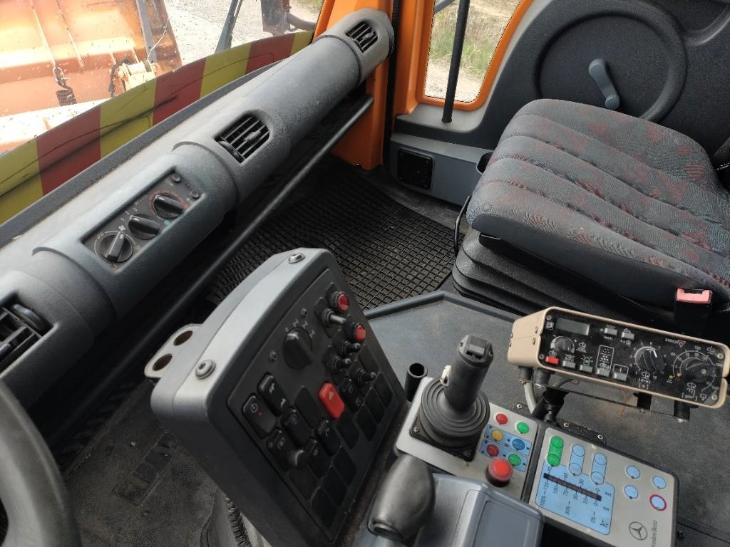 Máquina de outro Mercedes-Benz Unimog ,hiekoitin,aura,kippilava: foto 9