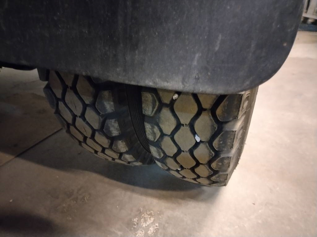 Mercedes-Benz 4x4 Kippilava,museo rekisterissä - Camião basculante: foto 4 Mercedes-Benz 4x4 Kippilava,museo rekisterissä - Camião basculante: foto 4