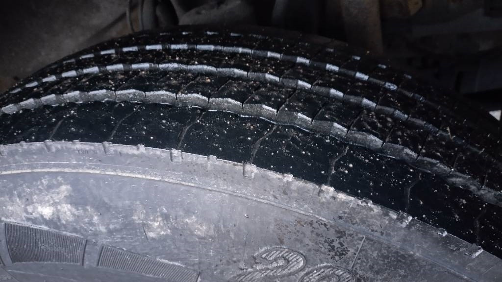 Scania P94 kokosivuaukeva kori+pl-nostin  - Camião furgão: foto 3 Scania P94 kokosivuaukeva kori+pl-nostin  - Camião furgão: foto 3