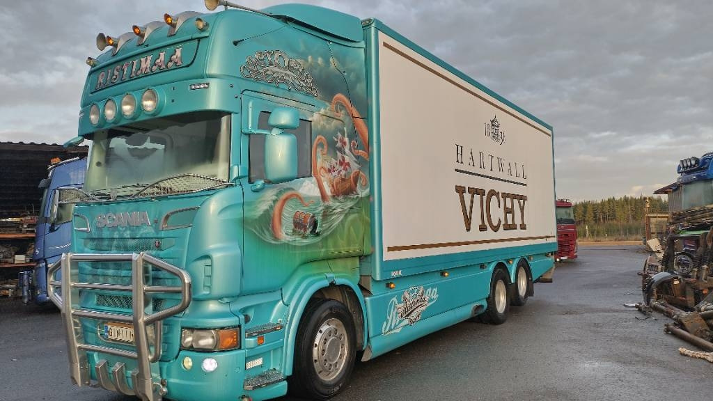 Scania R560 6x2 8,35m umpikori +pl-nostin - Camião furgão: foto 1 Scania R560 6x2 8,35m umpikori +pl-nostin - Camião furgão: foto 1