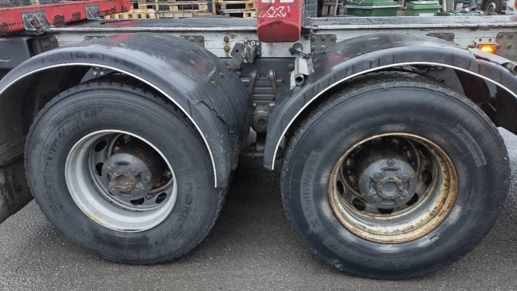 Scania XT650 8x4 puuvarustus,rautajouset - Camião de transporte de madeira: foto 3 Scania XT650 8x4 puuvarustus,rautajouset - Camião de transporte de madeira: foto 3