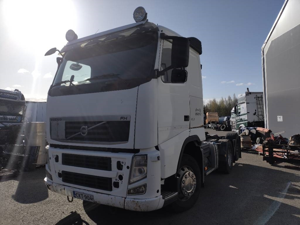 Volvo FH460 6x2 veturi kääntyvä teli - Tractor: foto 2 Volvo FH460 6x2 veturi kääntyvä teli - Tractor: foto 2