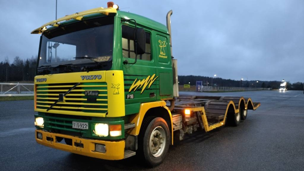 Volvo F16 8x2 metsäkone ritilä, rautajouset,hydr.perä - Camião de transporte de madeira: foto 1 Volvo F16 8x2 metsäkone ritilä, rautajouset,hydr.perä - Camião de transporte de madeira: foto 1