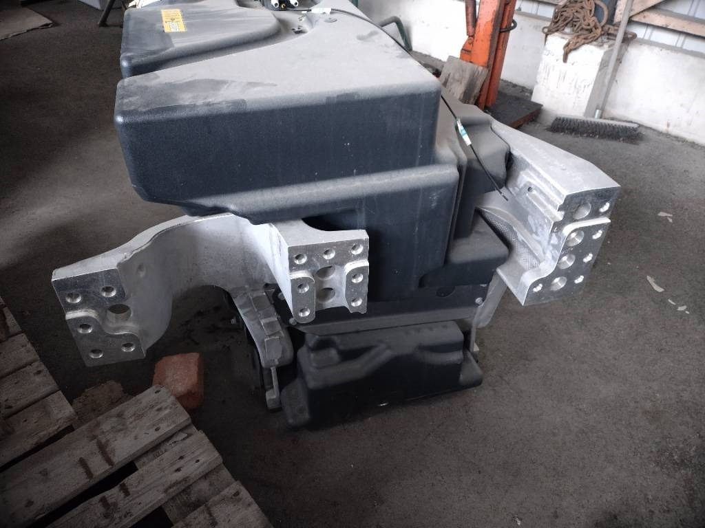 Volvo Polttoaine tankki 2+2 - Estrutura/ Châssis por Camião: foto 4 Volvo Polttoaine tankki 2+2 - Estrutura/ Châssis por Camião: foto 4