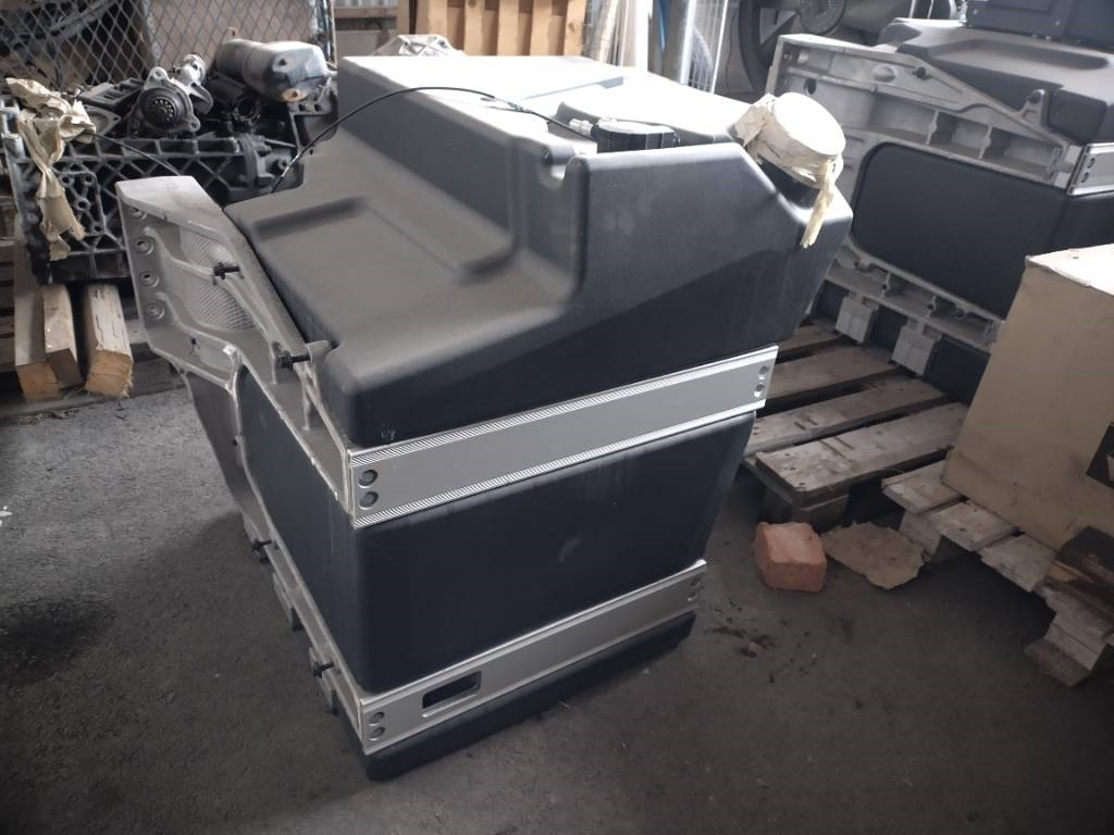 Volvo Polttoaine tankki 2+2 - Estrutura/ Châssis por Camião: foto 1 Volvo Polttoaine tankki 2+2 - Estrutura/ Châssis por Camião: foto 1