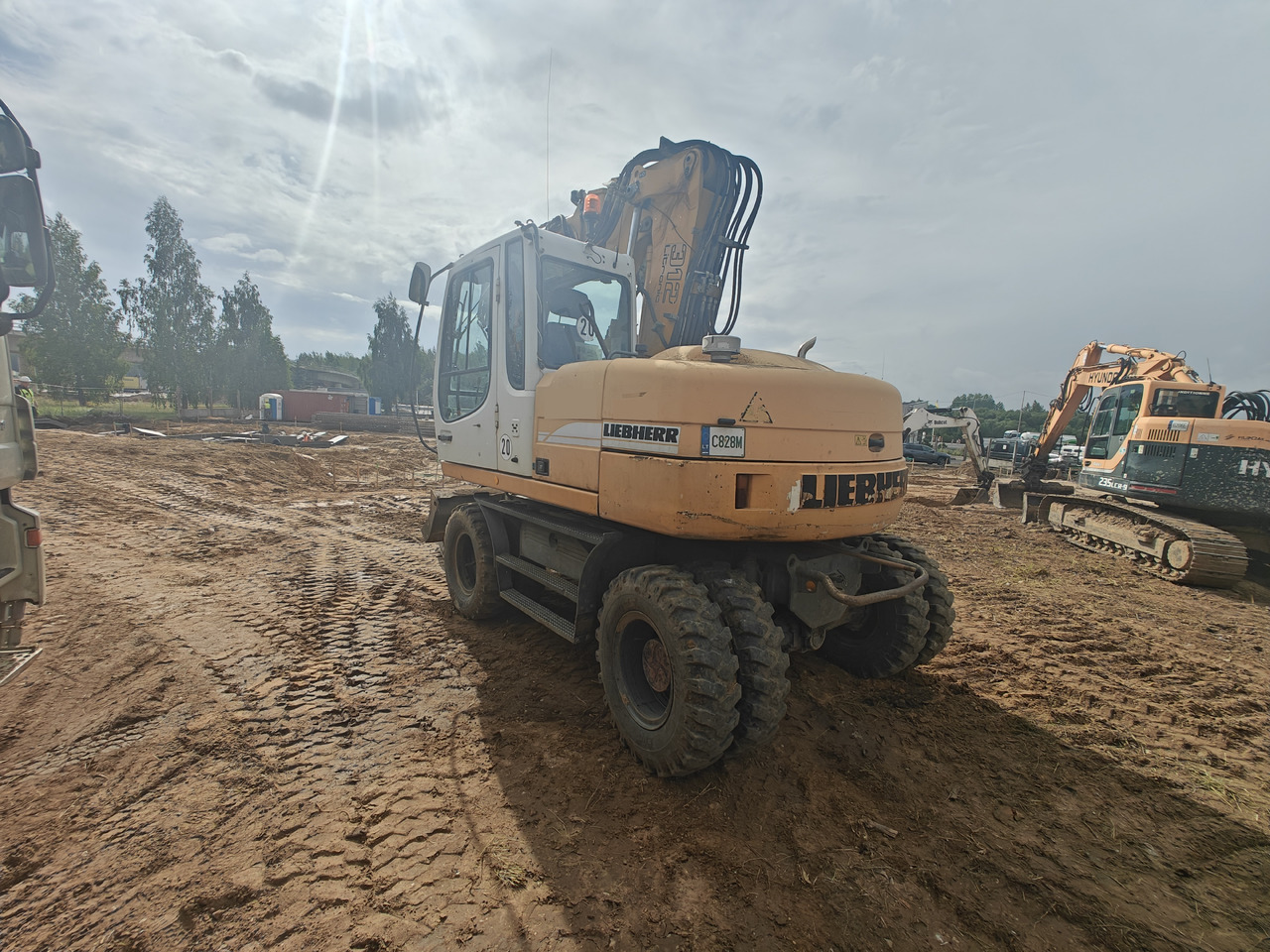 LIEBHERR A312 - Escavadeira de rodas: foto 5 LIEBHERR A312 - Escavadeira de rodas: foto 5