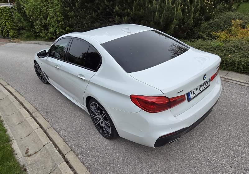 Inna BMW 530 D SERIA 5 XDRIVE M SPORT - Automóvel: foto 4 Inna BMW 530 D SERIA 5 XDRIVE M SPORT - Automóvel: foto 4