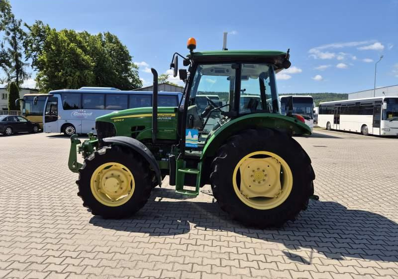 JonDeere 5083 E / SPROWADZONY / 1734 MTH / KLIMATYZACJA - Trator: foto 5 JonDeere 5083 E / SPROWADZONY / 1734 MTH / KLIMATYZACJA - Trator: foto 5