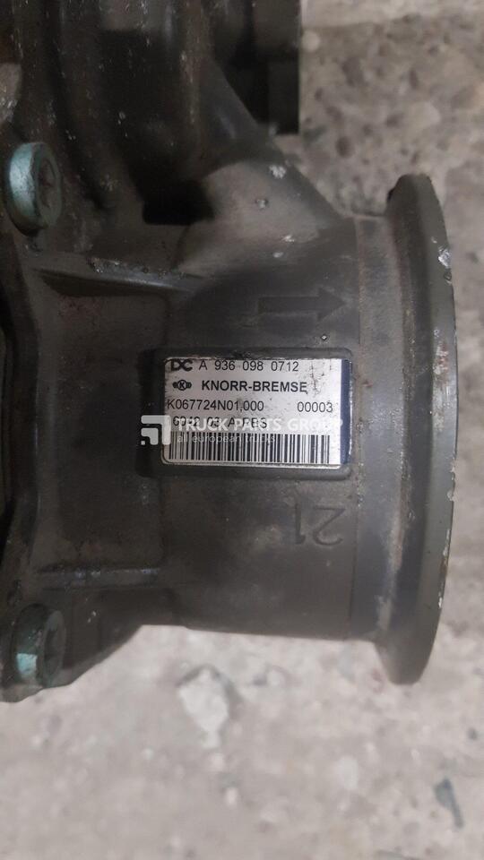 MERCEDES-BENZ Mercedes-Benz Atego, OM936LA, EURO6 valve unit, 9360980712, injection module, air blow-in control unit, 6-pole PBS unit, KNORR-BREMSE, K067724N01 - Válvula por Camião: foto 2 MERCEDES-BENZ Mercedes-Benz Atego, OM936LA, EURO6 valve unit, 9360980712, injection module, air blow-in control unit, 6-pole PBS unit, KNORR-BREMSE, K067724N01 - Válvula por Camião: foto 2