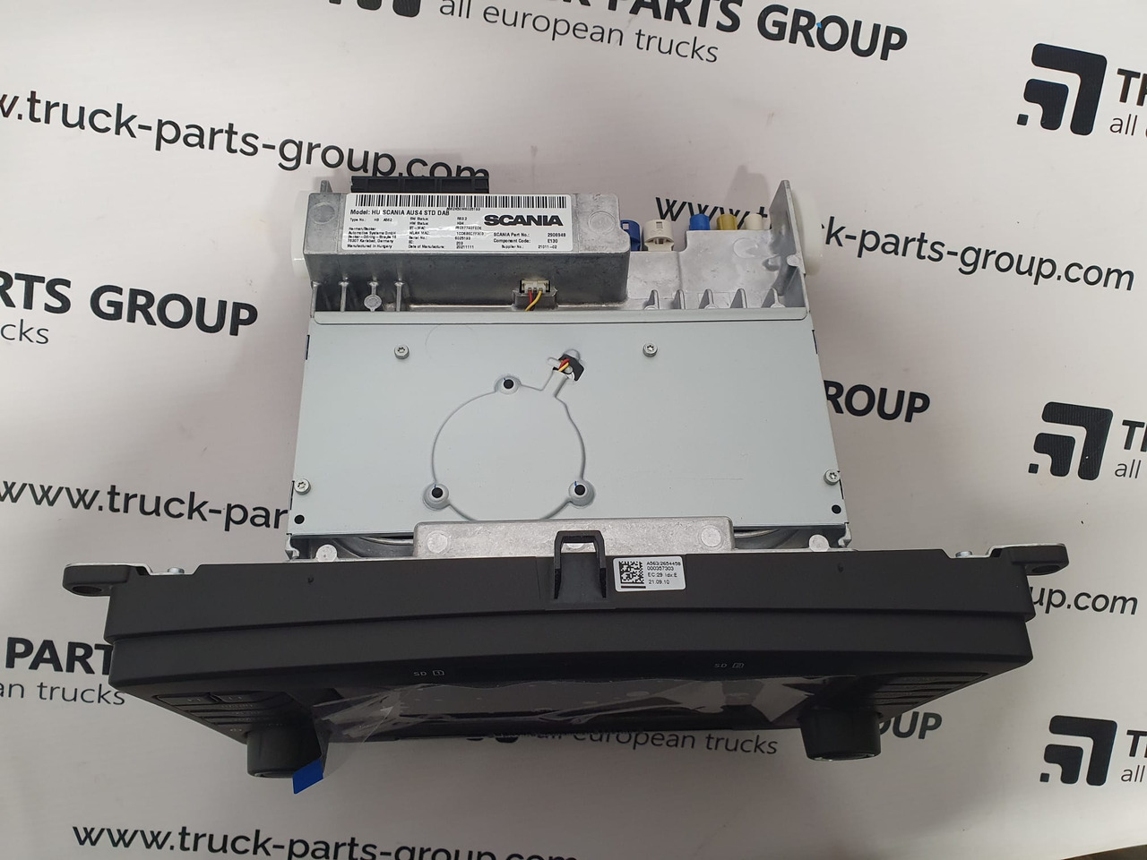 Scania T, P, G, R, L series EURO6, EURO 6 emission standard series multimedia navigation system HU scania AUS4 STD DAB, NAVI system, Harman / Becker 2594720, 2735760, 2635711, 2783088, infotainment sy - Sistema de navegação por Camião: foto 3 Scania T, P, G, R, L series EURO6, EURO 6 emission standard series multimedia navigation system HU scania AUS4 STD DAB, NAVI system, Harman / Becker 2594720, 2735760, 2635711, 2783088, infotainment sy - Sistema de navegação por Camião: foto 3