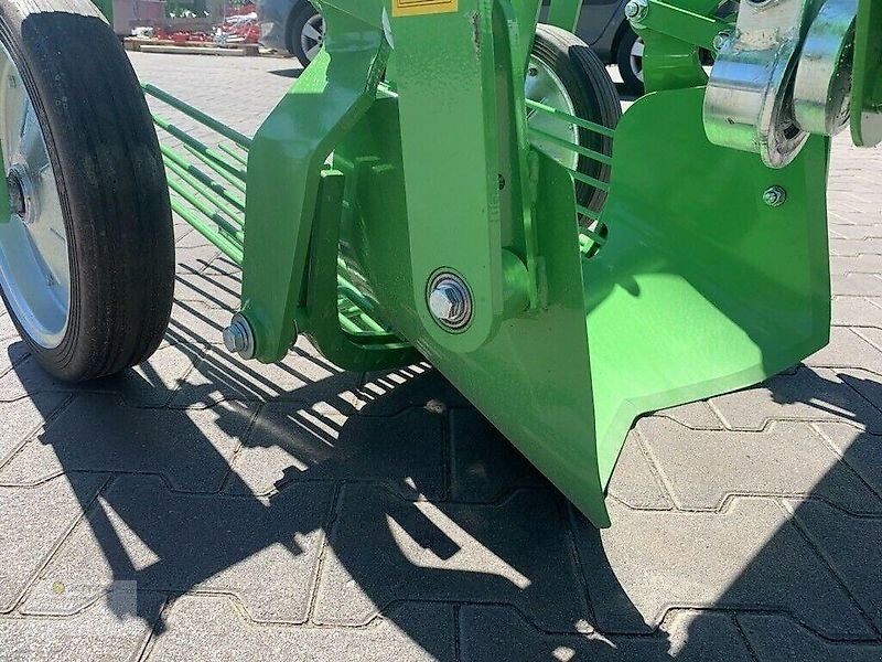 BOMET Kartoffelroder Bomet Z655/1 Kartoffel Roder Heckauswurf NEU - Máquina para batata: foto 2 BOMET Kartoffelroder Bomet Z655/1 Kartoffel Roder Heckauswurf NEU - Máquina para batata: foto 2