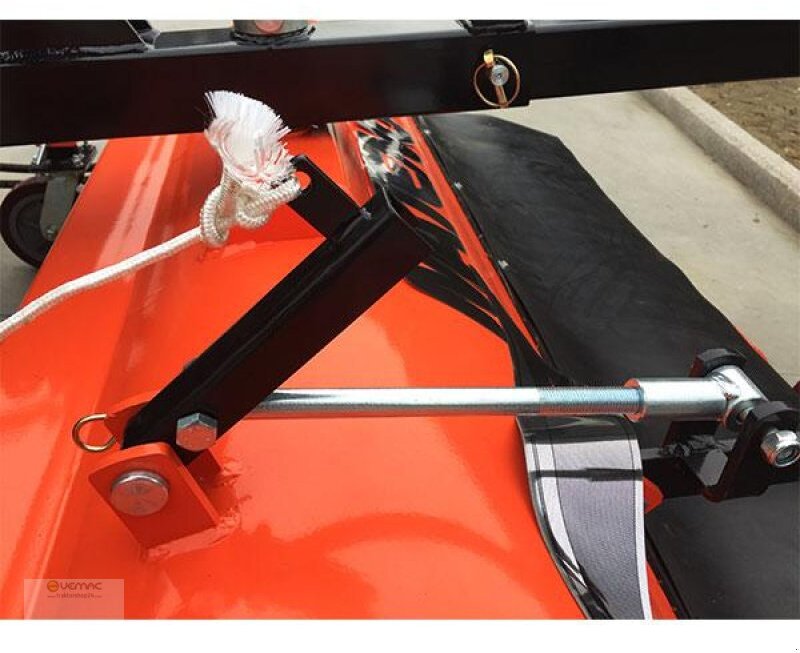 Vemac Kehrmaschine 160cm Kehrbürste Bürste Traktor Radlader Stapler NEU - Vassoura: foto 3 Vemac Kehrmaschine 160cm Kehrbürste Bürste Traktor Radlader Stapler NEU - Vassoura: foto 3