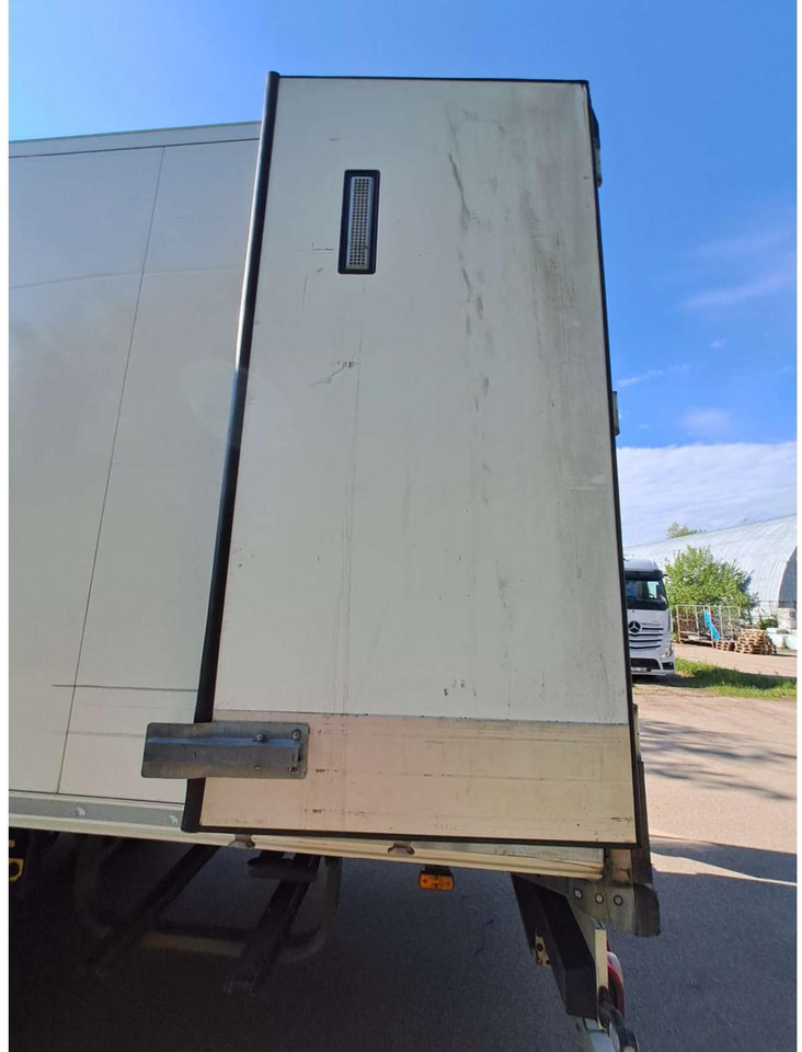 2018/2019 Schmitz Cargobull SKO FP 60 ThermoKing SLXi 300 - Semi-reboque frigorífico: foto 5 2018/2019 Schmitz Cargobull SKO FP 60 ThermoKing SLXi 300 - Semi-reboque frigorífico: foto 5