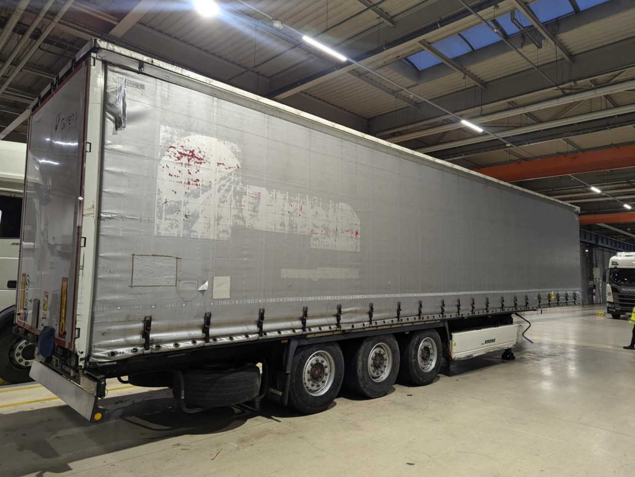 2018 Krone SDP Profi Liner Standard Lifting Axle - Semi-reboque de lona: foto 4 2018 Krone SDP Profi Liner Standard Lifting Axle - Semi-reboque de lona: foto 4