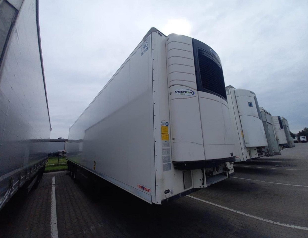 2022 Schmitz Cargobull SKO FP 45 Carrier Vector 1550 - Semi-reboque frigorífico: foto 4 2022 Schmitz Cargobull SKO FP 45 Carrier Vector 1550 - Semi-reboque frigorífico: foto 4
