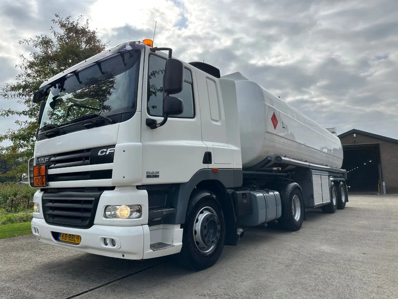 DAF CF 85.360 / NL TRUCK COMBI WITH NL TRAILER DIJSEL / 5 COMP. 37,2 m3 / EURO 5 - Caminhão tanque: foto 1 DAF CF 85.360 / NL TRUCK COMBI WITH NL TRAILER DIJSEL / 5 COMP. 37,2 m3 / EURO 5 - Caminhão tanque: foto 1