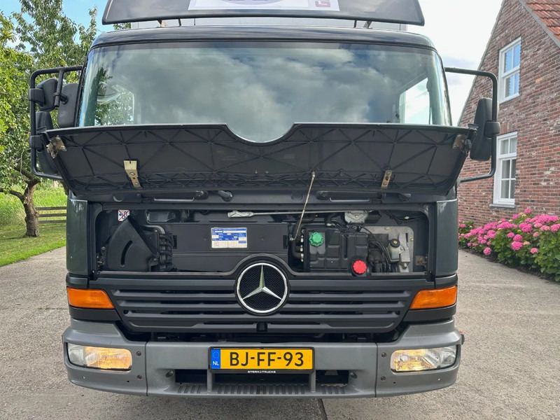 Mercedes-Benz Atego 815 / NL TRUCK / EURO 2 / BOX + LIFT / LOW KM / GOOD CONDITION / 7,5t - Camião furgão: foto 3 Mercedes-Benz Atego 815 / NL TRUCK / EURO 2 / BOX + LIFT / LOW KM / GOOD CONDITION / 7,5t - Camião furgão: foto 3