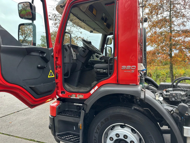 Volvo FE 320 / NL TRUCK / EURO 5 / HIAB MULTILIFT XR 21T / LIKE NEW!! / LOW KM!! / LIFT+STEER AXLE - Camião polibenne: foto 4 Volvo FE 320 / NL TRUCK / EURO 5 / HIAB MULTILIFT XR 21T / LIKE NEW!! / LOW KM!! / LIFT+STEER AXLE - Camião polibenne: foto 4