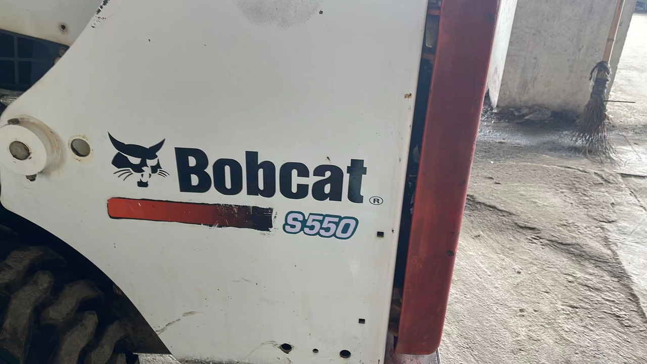 BOBCAT S550 - Ferramenta/ Equipamento: foto 4 BOBCAT S550 - Ferramenta/ Equipamento: foto 4