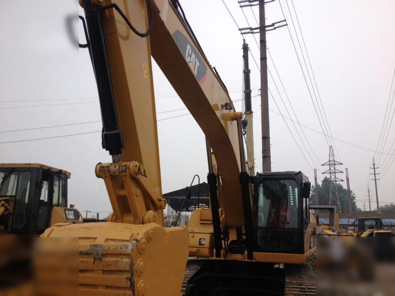 CATERPILLAR 325DL - Escavadora de rastos: foto 3 CATERPILLAR 325DL - Escavadora de rastos: foto 3