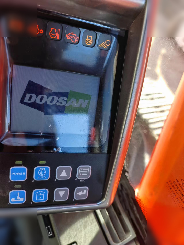 DOOSAN DX225 LC - Escavadora de rastos: foto 4 DOOSAN DX225 LC - Escavadora de rastos: foto 4