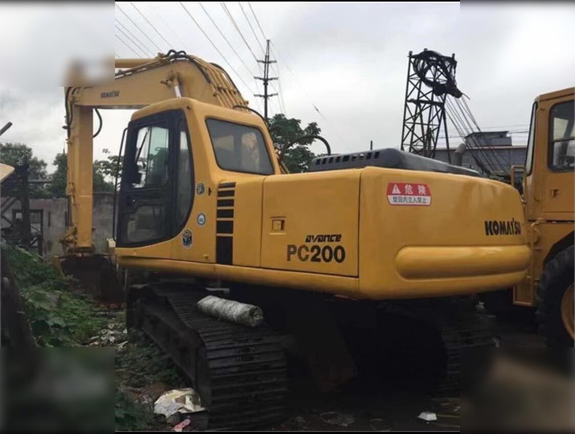 KOMATSU PC200-6 - Escavadora de rastos: foto 1 KOMATSU PC200-6 - Escavadora de rastos: foto 1