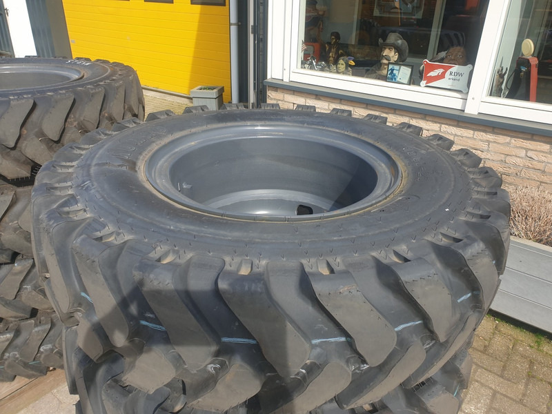 Wielkraanbanden Kumho 10.00-20 - Pneu por Escavadeira: foto 4 Wielkraanbanden Kumho 10.00-20 - Pneu por Escavadeira: foto 4