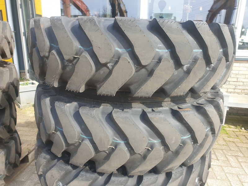 Wielkraanbanden Kumho 10.00-20 - Pneu por Escavadeira: foto 3 Wielkraanbanden Kumho 10.00-20 - Pneu por Escavadeira: foto 3