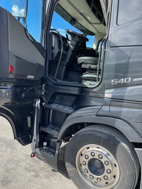 Volvo FH 540 6x2 Retarder New TUV - Tractor: foto 5 Volvo FH 540 6x2 Retarder New TUV - Tractor: foto 5