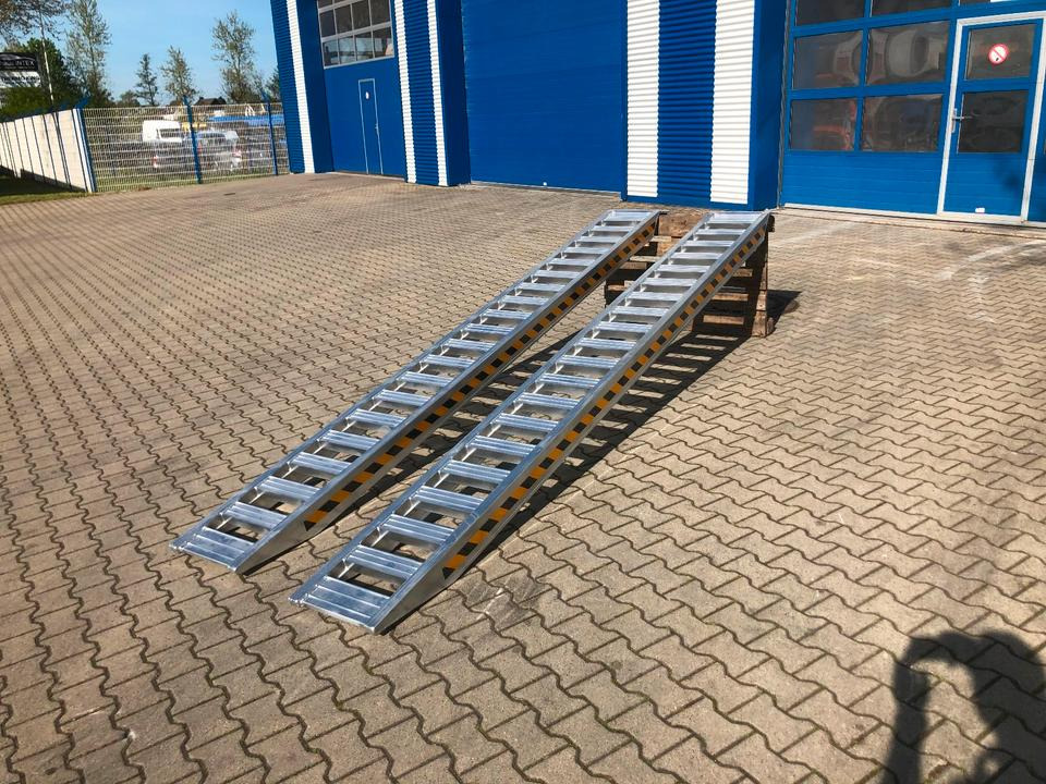 Alurampen Satz 4m 4000KG Minibagger Minilader Quad Auffahrrampe *INKL.19% MWST* - Rampa de carregamento: foto 2 Alurampen Satz 4m 4000KG Minibagger Minilader Quad Auffahrrampe *INKL.19% MWST* - Rampa de carregamento: foto 2