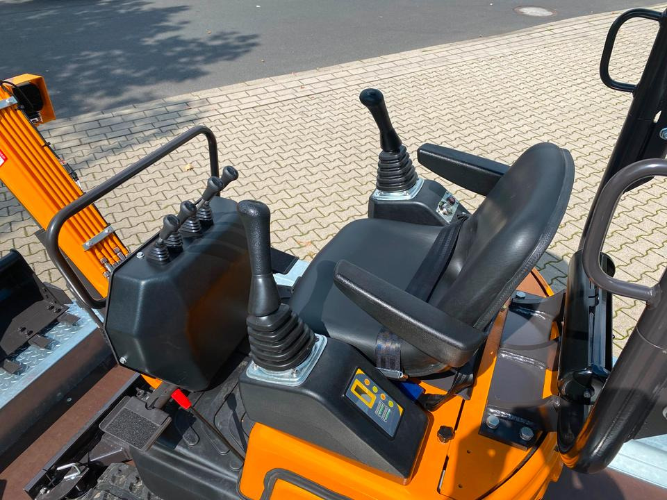 Minibagger BK1300JSR + Anhänger + Zubehör *INKL.19% MWST*BERGER KRAUS*KUBOTA*JOYSTICK*SCHENKWARM*SOFORT!* - Mini escavadeira, Reboque: foto 5 Minibagger BK1300JSR + Anhänger + Zubehör *INKL.19% MWST*BERGER KRAUS*KUBOTA*JOYSTICK*SCHENKWARM*SOFORT!* - Mini escavadeira, Reboque: foto 5