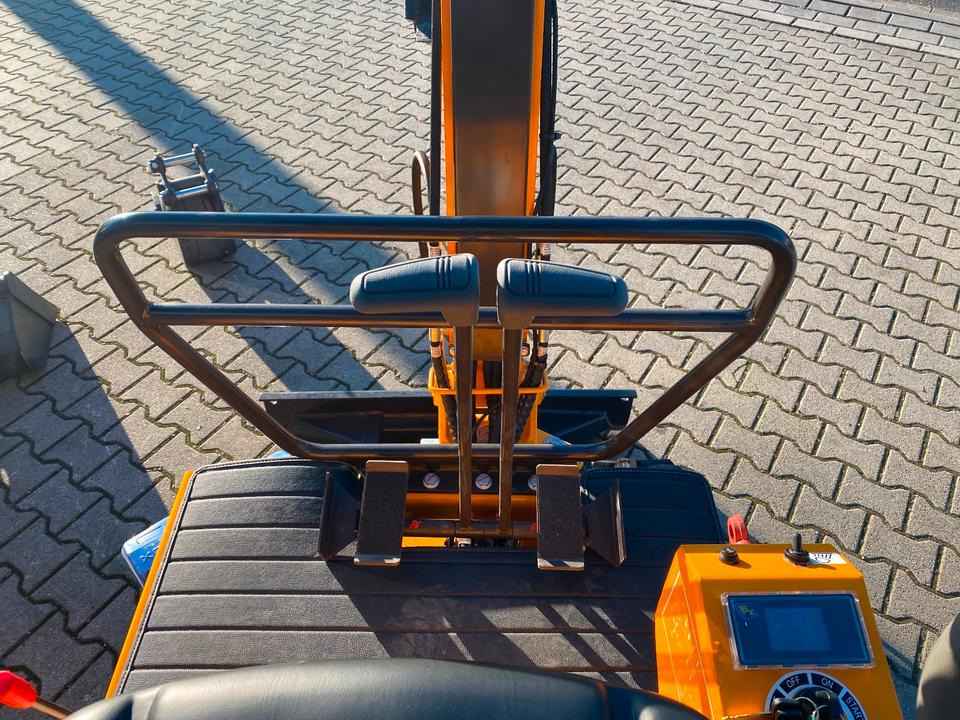 Minibagger BK1500JS *INKL.19% MWST*KUBOTA*BERGER KRAUS*JOYSTICK*SCHAUFELPAKET*SOFORT!* - Mini escavadeira: foto 5 Minibagger BK1500JS *INKL.19% MWST*KUBOTA*BERGER KRAUS*JOYSTICK*SCHAUFELPAKET*SOFORT!* - Mini escavadeira: foto 5