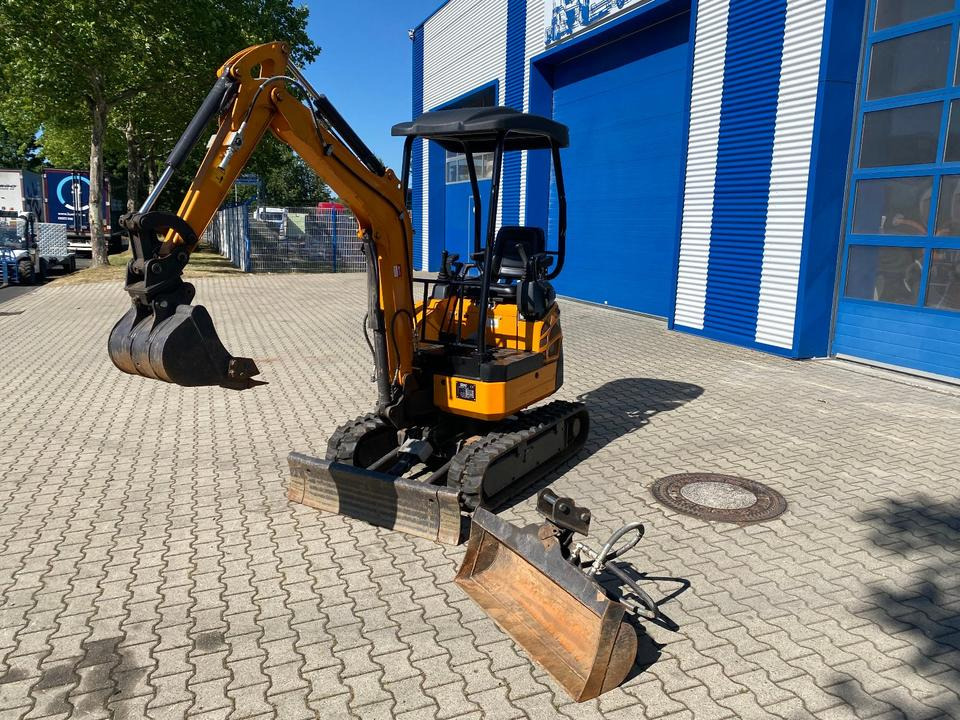 Minibagger BK2000ASR inkl. Schaufeln *INKL.19 MWST*95H*BERGER KRAUS*YANMAR-MOTOR* SCHWENKARM*VERSTELLFAHRWERK* - Mini escavadeira: foto 3 Minibagger BK2000ASR inkl. Schaufeln *INKL.19 MWST*95H*BERGER KRAUS*YANMAR-MOTOR* SCHWENKARM*VERSTELLFAHRWERK* - Mini escavadeira: foto 3