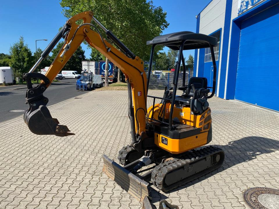 Minibagger BK2000ASR inkl. Schaufeln *INKL.19 MWST*95H*BERGER KRAUS*YANMAR-MOTOR* SCHWENKARM*VERSTELLFAHRWERK* - Mini escavadeira: foto 4 Minibagger BK2000ASR inkl. Schaufeln *INKL.19 MWST*95H*BERGER KRAUS*YANMAR-MOTOR* SCHWENKARM*VERSTELLFAHRWERK* - Mini escavadeira: foto 4