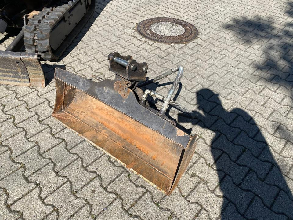 Minibagger BK2000ASR inkl. Schaufeln *INKL.19 MWST*95H*BERGER KRAUS*YANMAR-MOTOR* SCHWENKARM*VERSTELLFAHRWERK* - Mini escavadeira: foto 5 Minibagger BK2000ASR inkl. Schaufeln *INKL.19 MWST*95H*BERGER KRAUS*YANMAR-MOTOR* SCHWENKARM*VERSTELLFAHRWERK* - Mini escavadeira: foto 5