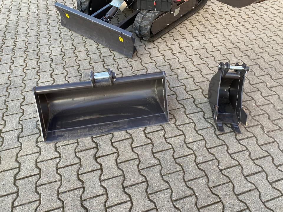 Minibagger BK2000NKSR inkl. Schaufelpaket *INKL.19% MWST*BERGER KRAUS*KUBOTA* KLIMA*SCHWENKARM*VERSTELLFAHRWERK* - Mini escavadeira: foto 5 Minibagger BK2000NKSR inkl. Schaufelpaket *INKL.19% MWST*BERGER KRAUS*KUBOTA* KLIMA*SCHWENKARM*VERSTELLFAHRWERK* - Mini escavadeira: foto 5