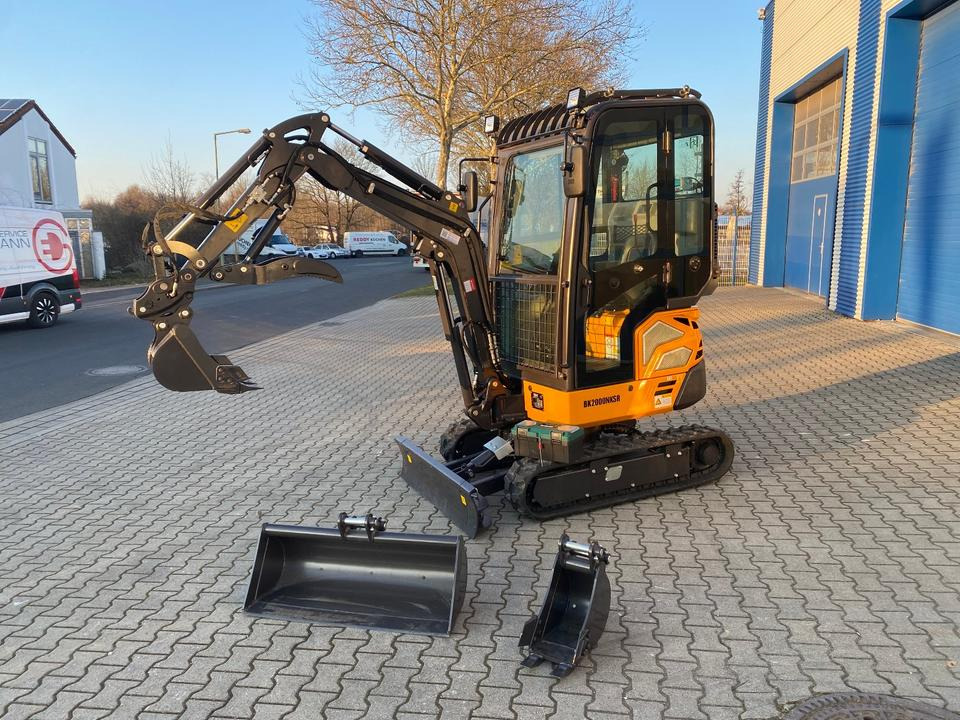 Minibagger BK2000NKSR inkl. Schaufelpaket *INKL.19% MWST*BERGER KRAUS*KUBOTA* KLIMA*SCHWENKARM*VERSTELLFAHRWERK* - Mini escavadeira: foto 2 Minibagger BK2000NKSR inkl. Schaufelpaket *INKL.19% MWST*BERGER KRAUS*KUBOTA* KLIMA*SCHWENKARM*VERSTELLFAHRWERK* - Mini escavadeira: foto 2