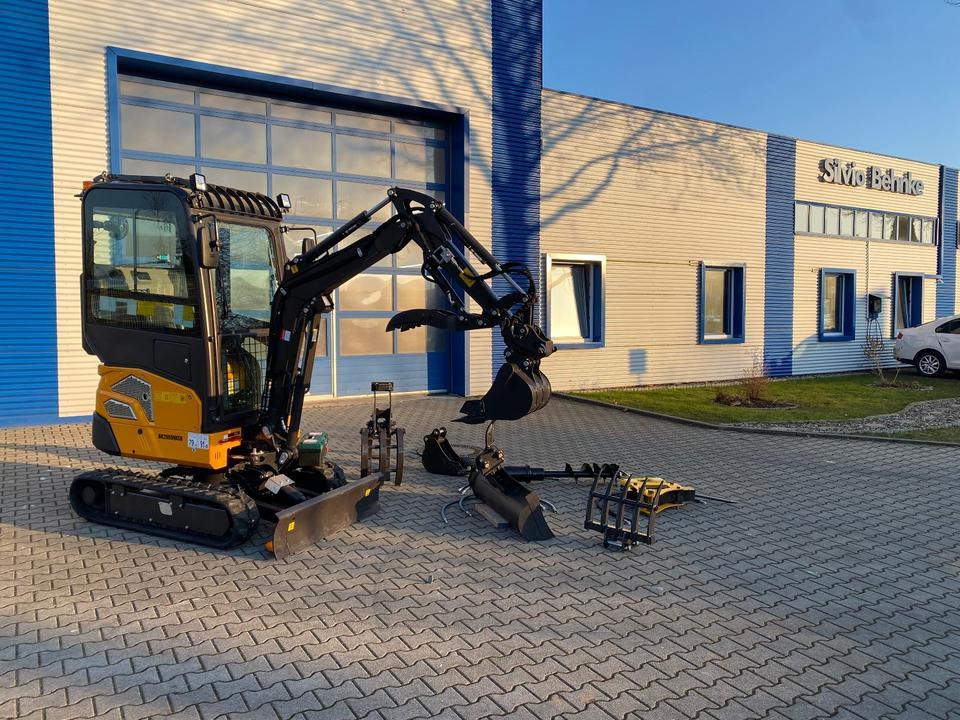 Minibagger BK2000NKSR inkl. Zubehörpaket *INKL.19% MWST*BERGER KRAUS*KUBOTA* KLIMA*SCHWENKARM*VERSTELLFAHRWERK* - Mini escavadeira: foto 5 Minibagger BK2000NKSR inkl. Zubehörpaket *INKL.19% MWST*BERGER KRAUS*KUBOTA* KLIMA*SCHWENKARM*VERSTELLFAHRWERK* - Mini escavadeira: foto 5