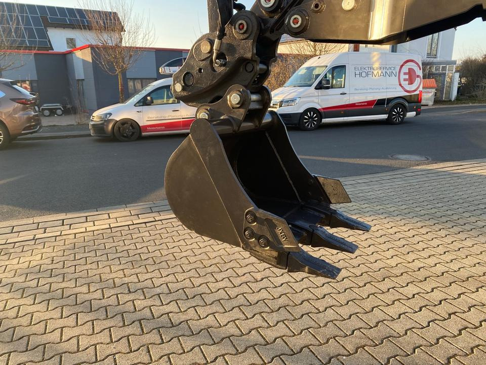 Minibagger BK2000NKSR inkl. Zubehörpaket *INKL.19% MWST*BERGER KRAUS*KUBOTA* KLIMA*SCHWENKARM*VERSTELLFAHRWERK* - Mini escavadeira: foto 5 Minibagger BK2000NKSR inkl. Zubehörpaket *INKL.19% MWST*BERGER KRAUS*KUBOTA* KLIMA*SCHWENKARM*VERSTELLFAHRWERK* - Mini escavadeira: foto 5