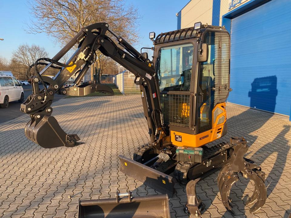Minibagger BK2000NKSR inkl. Zubehörpaket *INKL.19% MWST*BERGER KRAUS*KUBOTA* KLIMA*SCHWENKARM*VERSTELLFAHRWERK* - Mini escavadeira: foto 4 Minibagger BK2000NKSR inkl. Zubehörpaket *INKL.19% MWST*BERGER KRAUS*KUBOTA* KLIMA*SCHWENKARM*VERSTELLFAHRWERK* - Mini escavadeira: foto 4