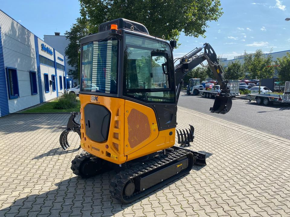 Minibagger BK2800ASR inkl. Zubehörpaket *INKL.19% MWST*BERGER KRAUS*KUBOTA*SCHWENKARM* VERSTELLFAHRWERK*KLIMA* - Mini escavadeira: foto 5 Minibagger BK2800ASR inkl. Zubehörpaket *INKL.19% MWST*BERGER KRAUS*KUBOTA*SCHWENKARM* VERSTELLFAHRWERK*KLIMA* - Mini escavadeira: foto 5