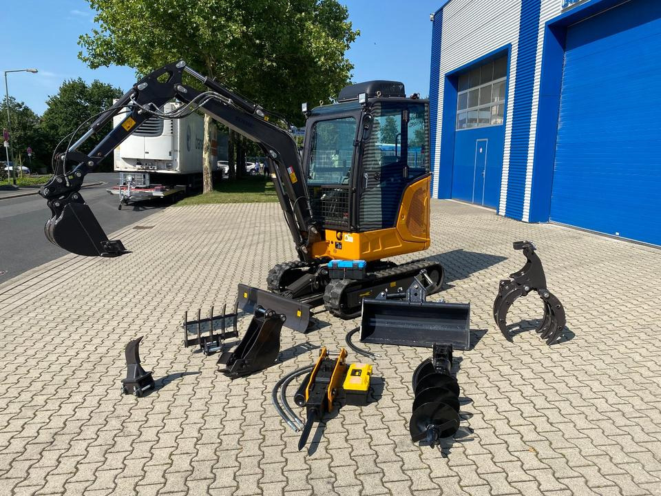 Minibagger BK2800ASR inkl. Zubehörpaket *INKL.19% MWST*BERGER KRAUS*KUBOTA*SCHWENKARM* VERSTELLFAHRWERK*KLIMA* - Mini escavadeira: foto 1 Minibagger BK2800ASR inkl. Zubehörpaket *INKL.19% MWST*BERGER KRAUS*KUBOTA*SCHWENKARM* VERSTELLFAHRWERK*KLIMA* - Mini escavadeira: foto 1