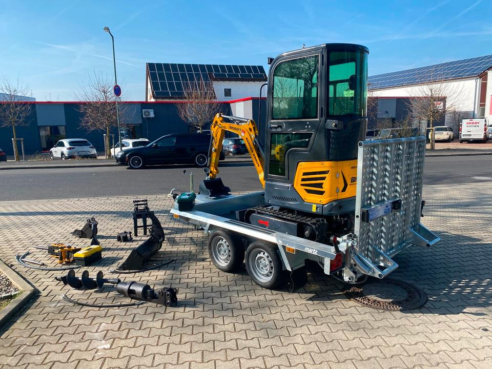 Minibagger BK950KS + Tieflader + Zubehör *INKL.19% MWST*BERGER KRAUS*KABINE*SOFORT!* - Mini escavadeira, Reboque: foto 4 Minibagger BK950KS + Tieflader + Zubehör *INKL.19% MWST*BERGER KRAUS*KABINE*SOFORT!* - Mini escavadeira, Reboque: foto 4