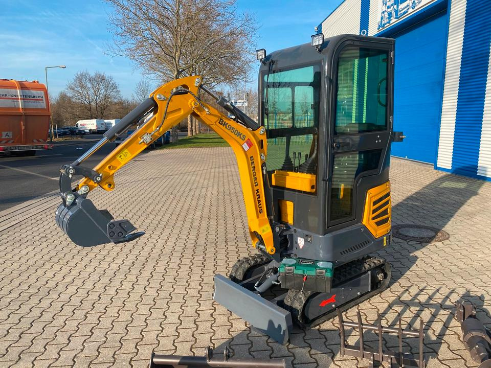 Minibagger BK950KS + Zubehör *INKL.19% MWST*BERGER KRAUS*KABINE*SOFORT!* - Mini escavadeira: foto 4 Minibagger BK950KS + Zubehör *INKL.19% MWST*BERGER KRAUS*KABINE*SOFORT!* - Mini escavadeira: foto 4